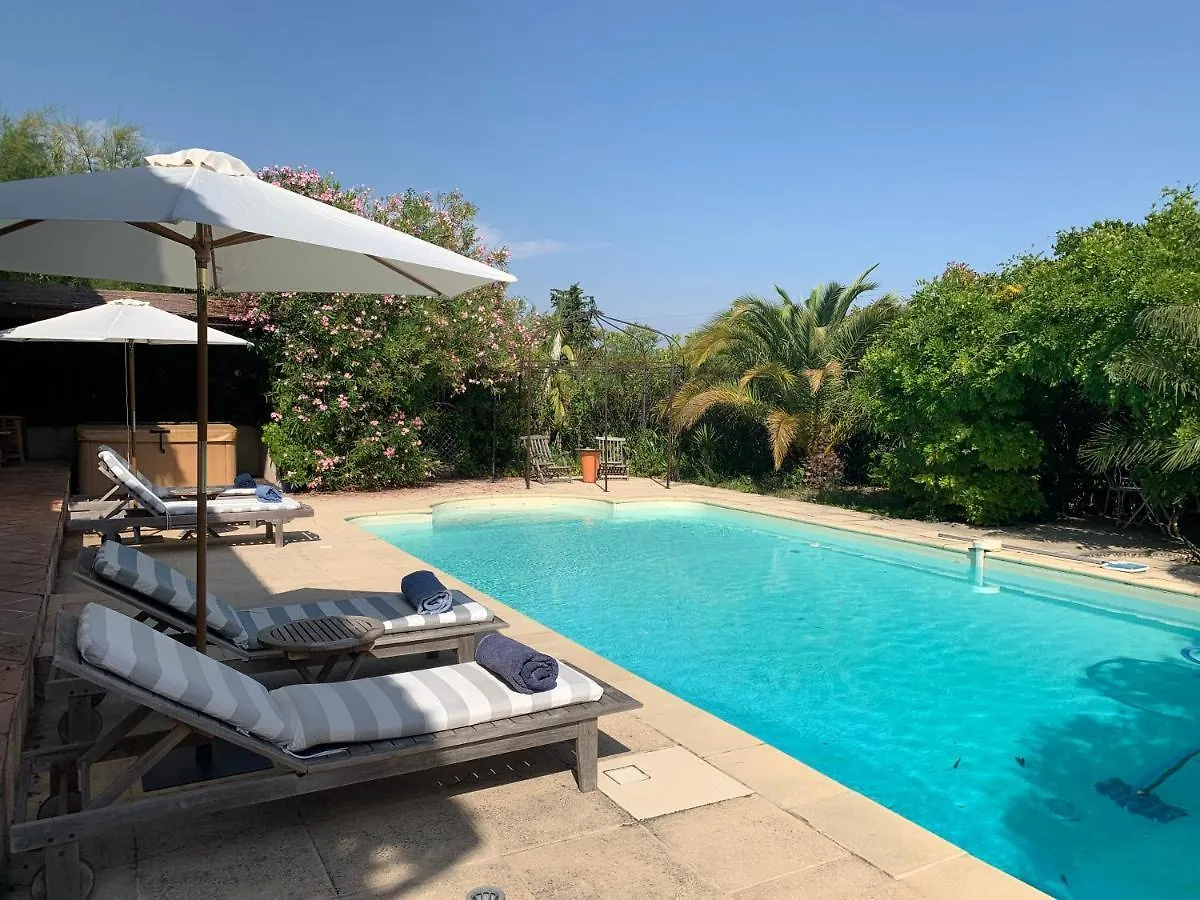 לינה וארוחת בוקר טורט Villa La Rose Des Vents צרפת